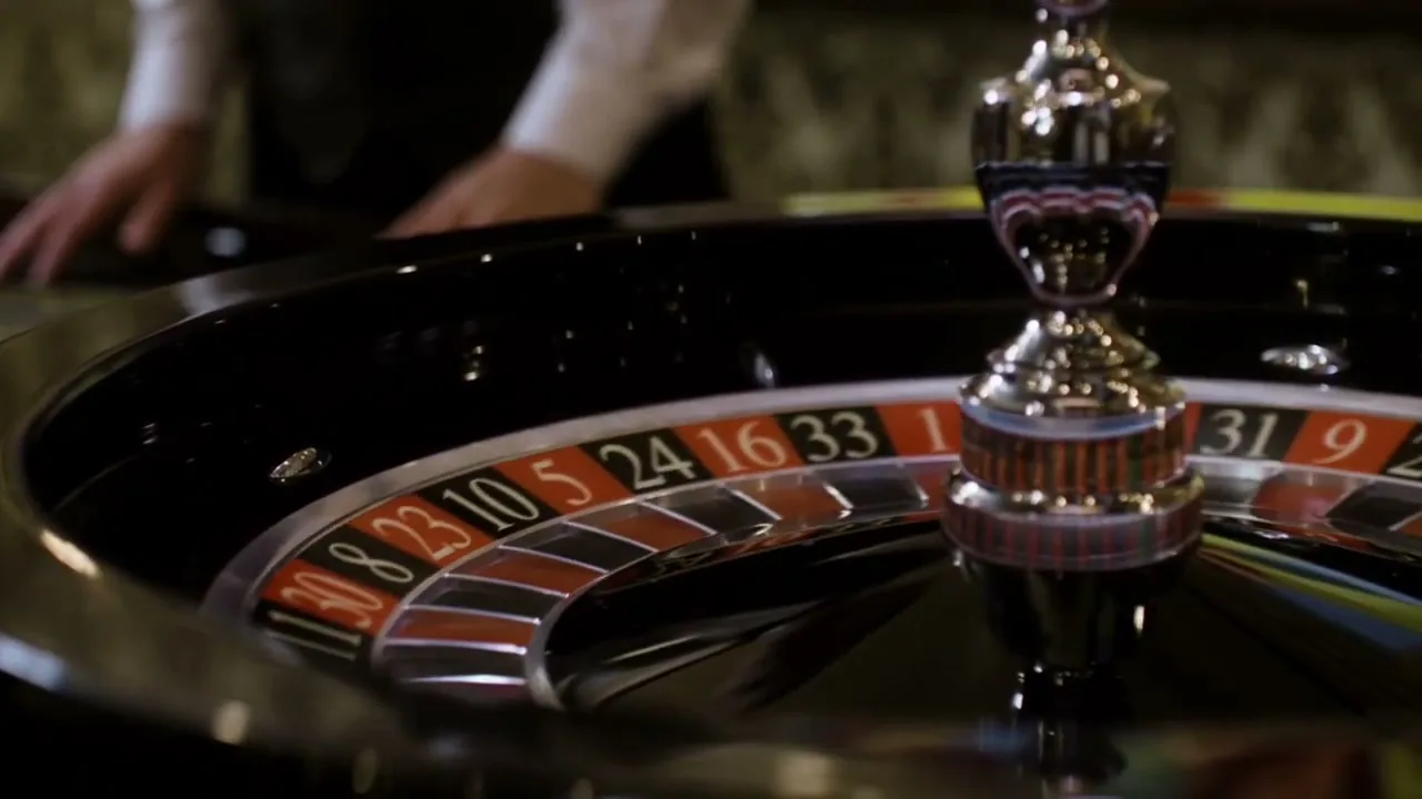 Rueda de ruleta girando antes de que se cierren las apuestas